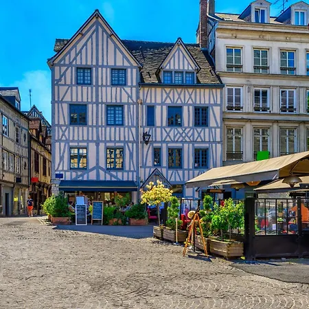 Jehanne L'elegance Medievale * Rouen